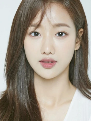 Lee Na-eun (이나은)
