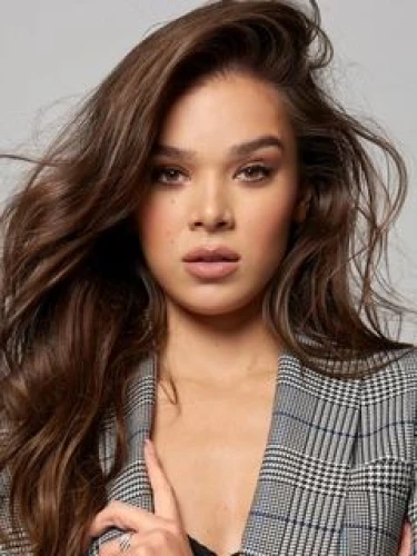 Hailee Steinfeld